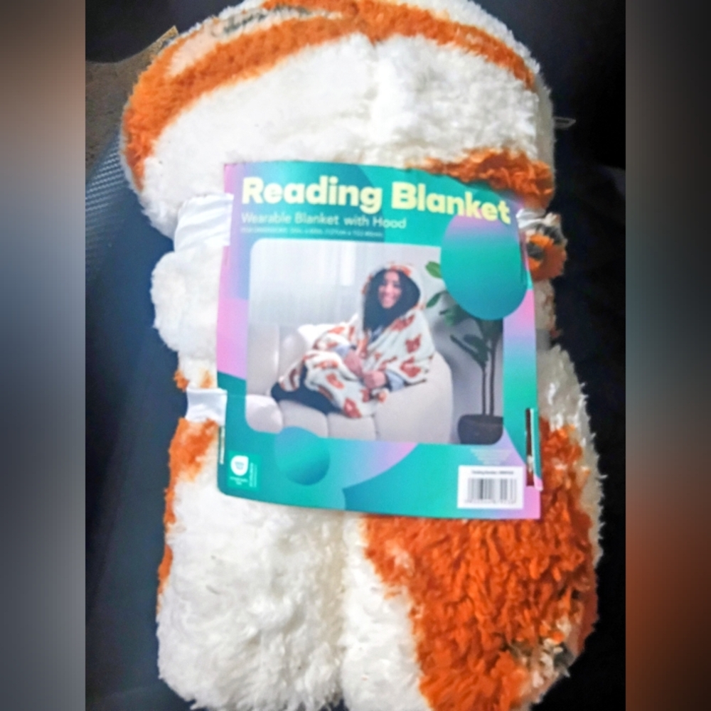 Cozy Wearable Reading Blanket with Hood - Orange and White